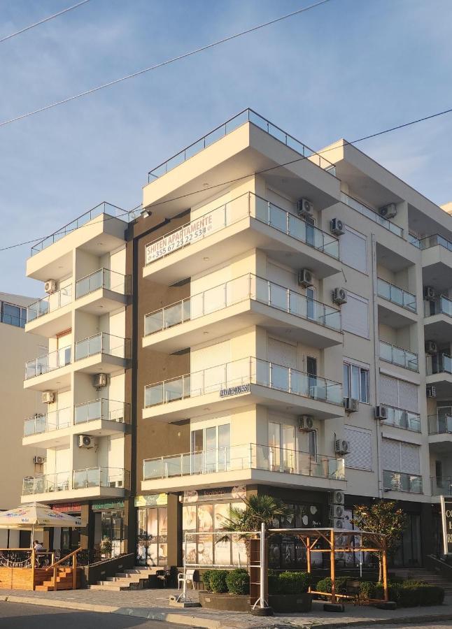 Roxhensi Apartment Shengjin Bagian luar foto