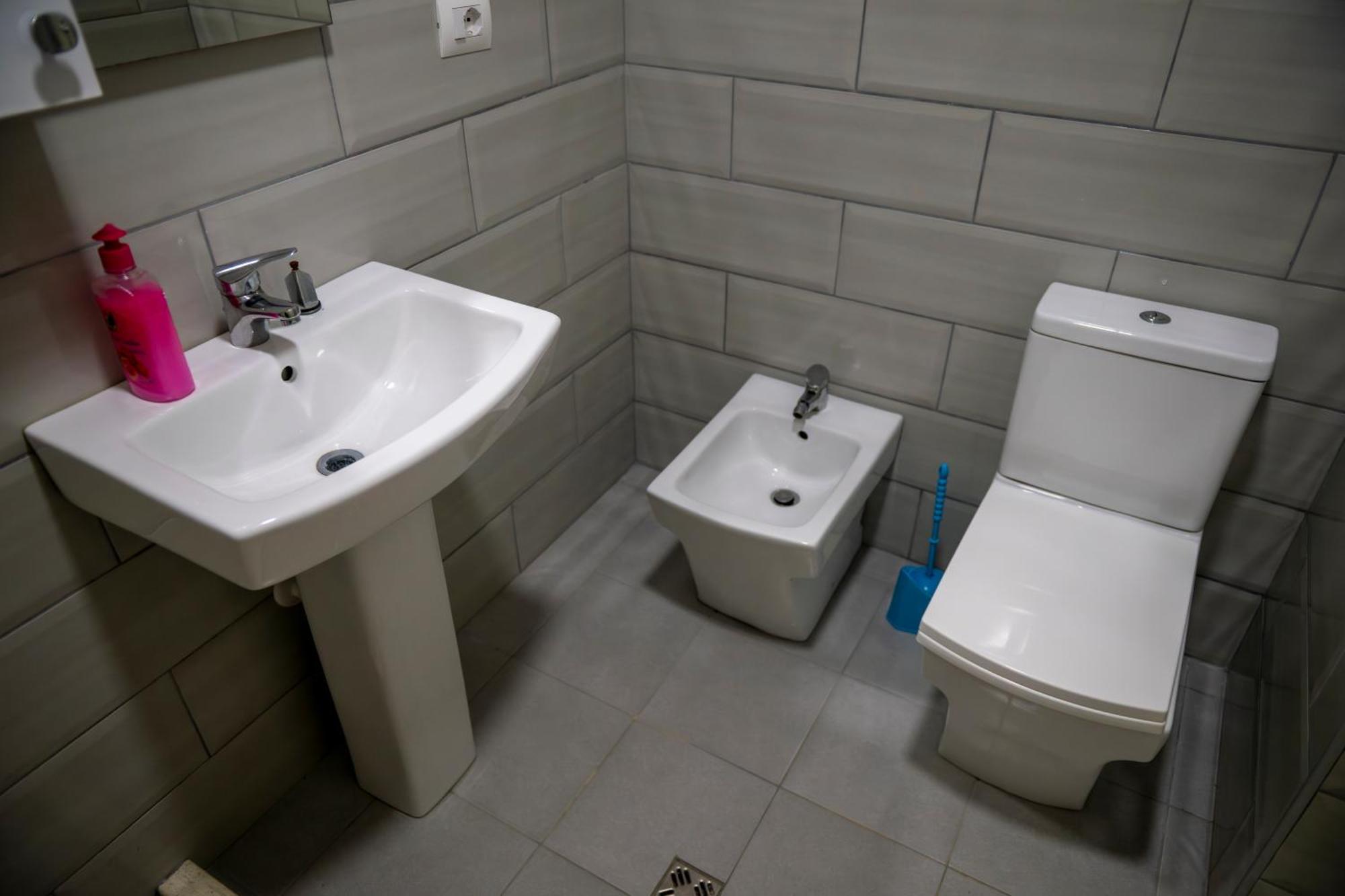 Roxhensi Apartment Shengjin Bagian luar foto