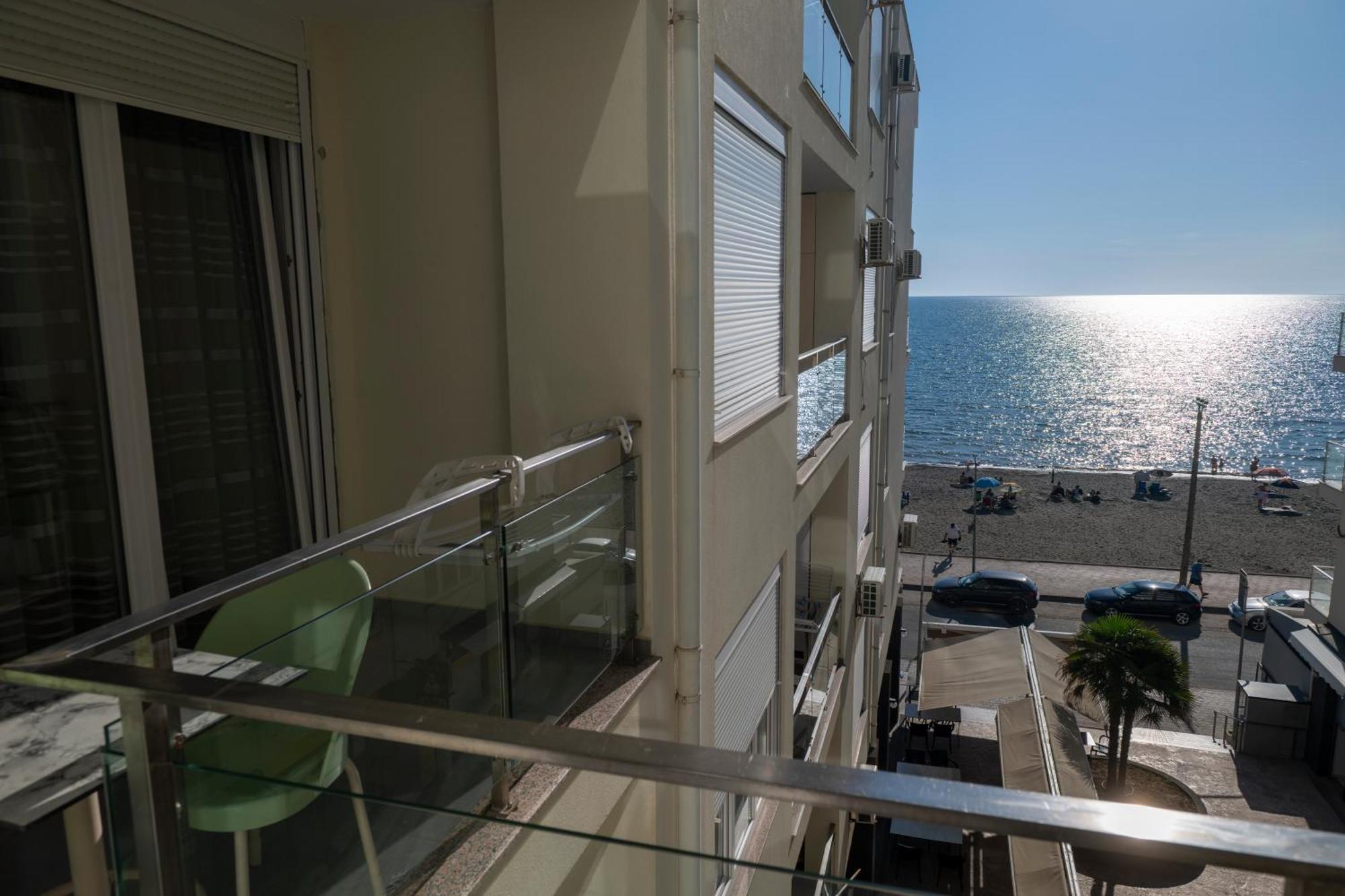 Roxhensi Apartment Shengjin Bagian luar foto